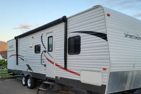 mike's Sportsman Kz321 Travel Trailer