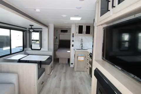 ALTA 2800KBH Series, Luxury with complimentary items!