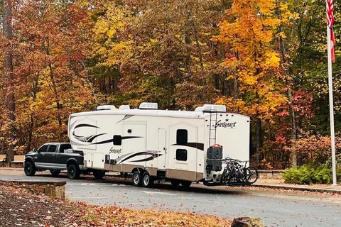 Daniel's Forest River CEDAR CREEK SILVERBACK 37BH - FIFTH WHEEL