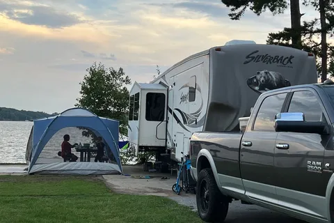 Daniel's Forest River CEDAR CREEK SILVERBACK 37BH - FIFTH WHEEL
