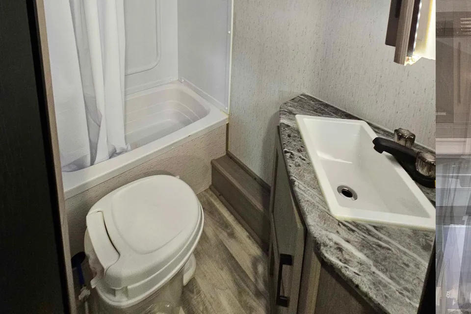 New Kodiak Ultra Lite 227bh Travel Trailer