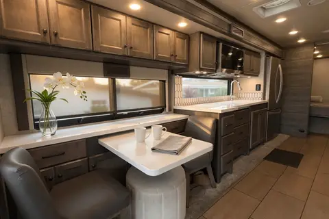 A13   Tiffin Motorhomes Allergo Open Road 34 Class