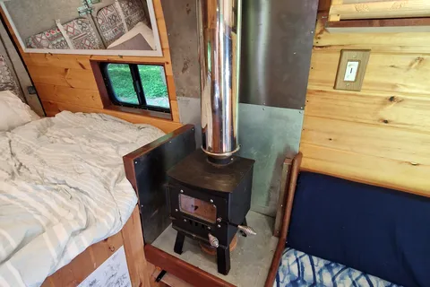 Sherpa: Converted Sprinter Van * Pet Friendly *