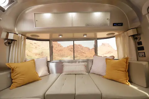 25ft Airstream - with Solar - 1/2 Ton Towable