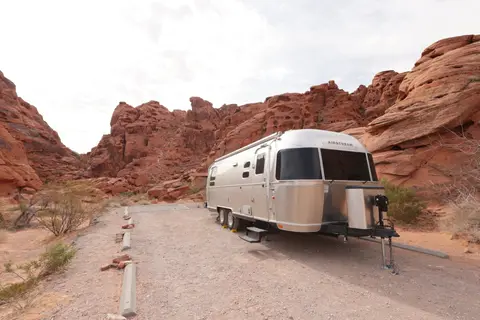 25ft Airstream - with Solar - 1/2 Ton Towable