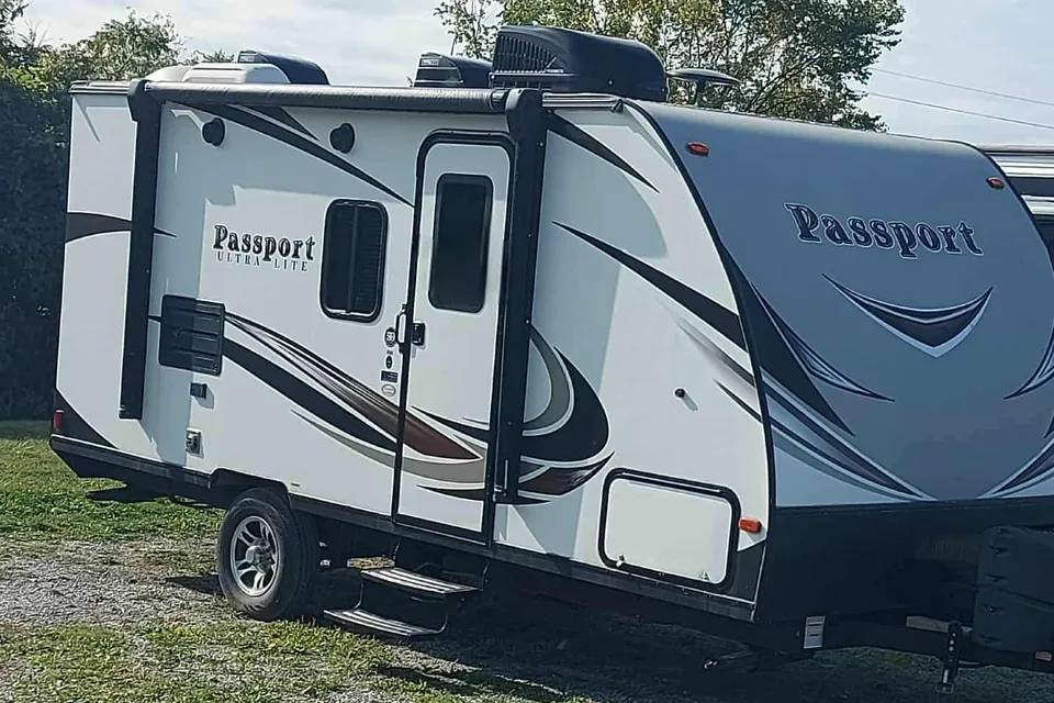 21' Keystone Passport Travel Trailer
