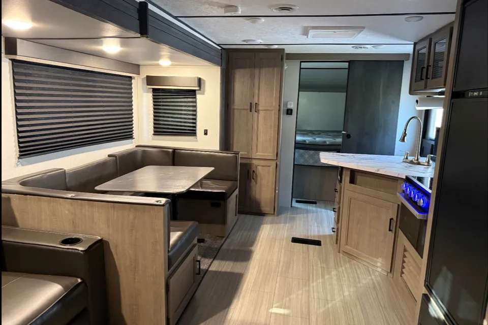 Keystone Hideout 28BHS Travel Trailer