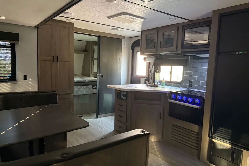 Keystone Hideout 28BHS Travel Trailer