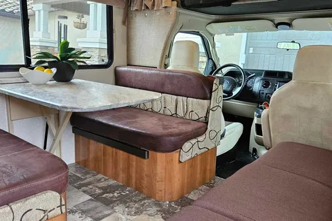 Comfy Coachmen Leprechaun Class C!