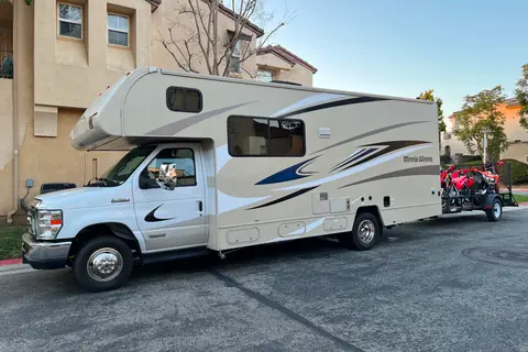Jacques' 2022 Winnebago Minnie Winnie 25b Class C