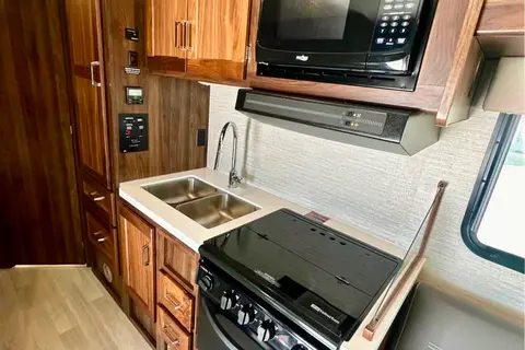Jacques' 2022 Winnebago Minnie Winnie 25b Class C