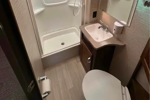 Jacques' 2022 Winnebago Minnie Winnie 25b Class C