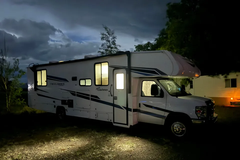 EASY GLAMPING in a 2023 Coachmen Freelander 31MB