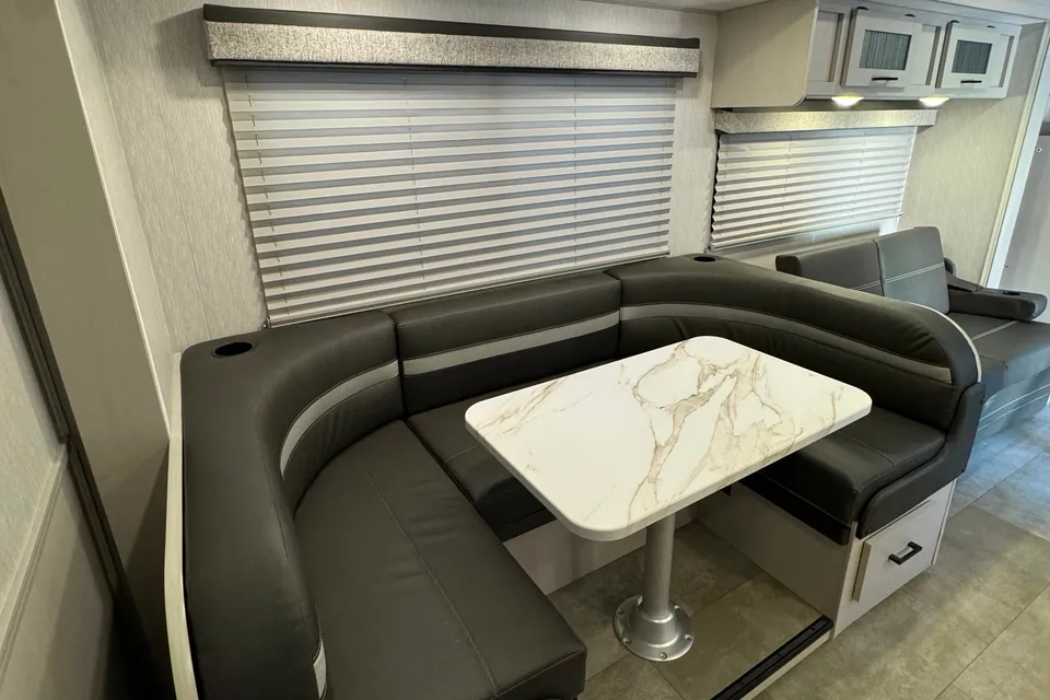 EASY GLAMPING in a 2023 Coachmen Freelander 31MB
