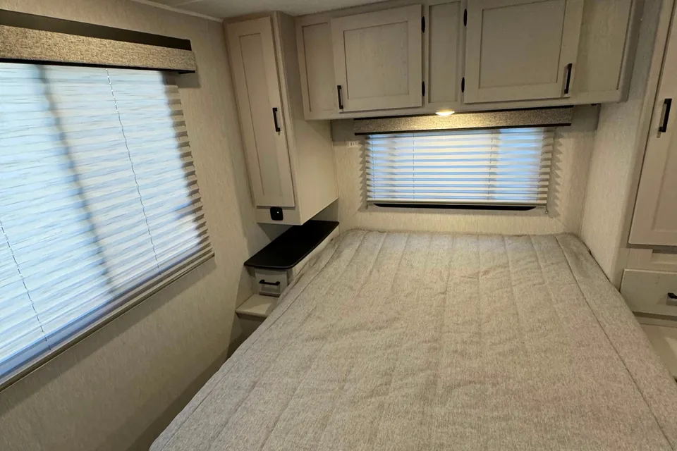 EASY GLAMPING in a 2023 Coachmen Freelander 31MB