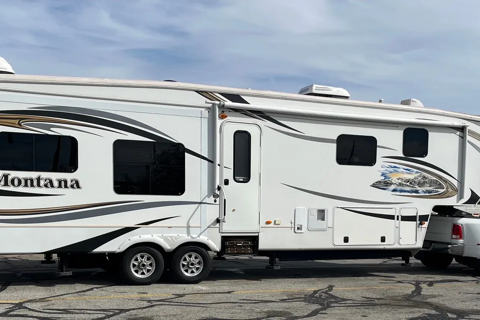 Thomas's Keystone Montana Fifth Wheel