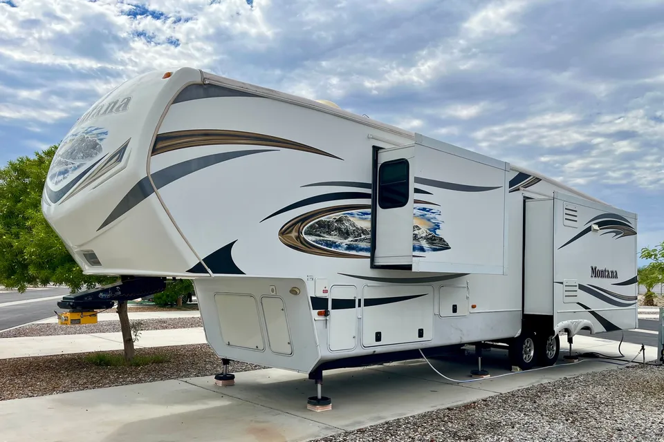 Thomas's Keystone Montana Fifth Wheel