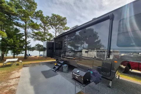 2025 Keystone Cougar Midnight Edition Fifth Wheel