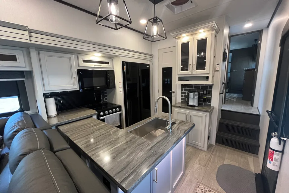 2025 Keystone Cougar Midnight Edition Fifth Wheel