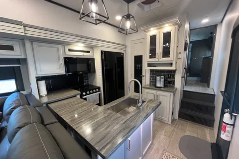 2025 Keystone Cougar Midnight Edition Fifth Wheel