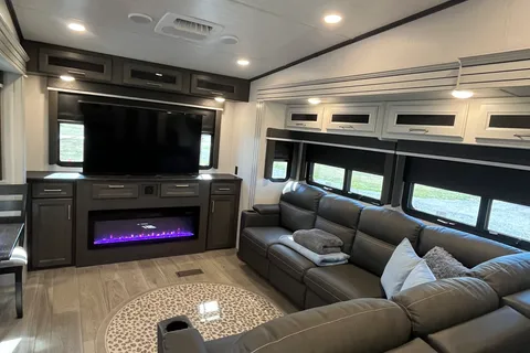 2025 Keystone Cougar Midnight Edition Fifth Wheel