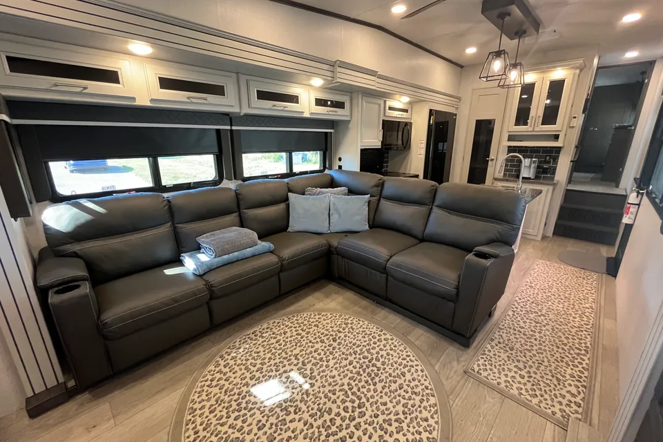 2025 Keystone Cougar Midnight Edition Fifth Wheel