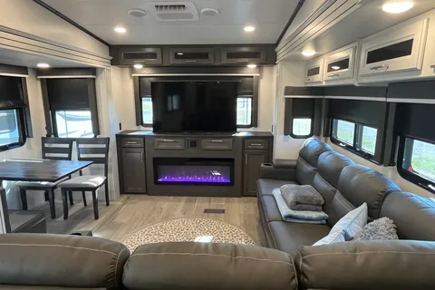 2025 Keystone Cougar Midnight Edition Fifth Wheel