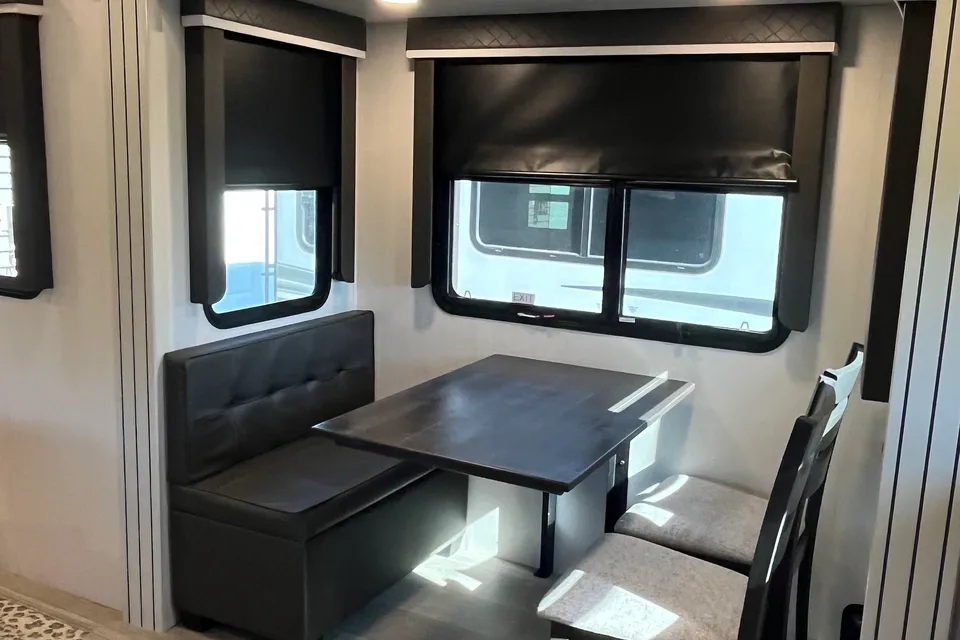 2025 Keystone Cougar Midnight Edition Fifth Wheel