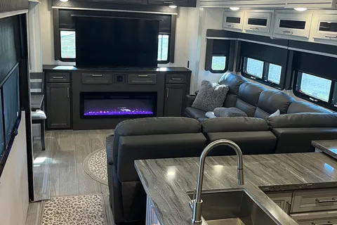 2025 Keystone Cougar Midnight Edition Fifth Wheel