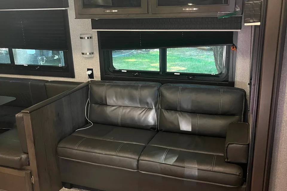 Family Friendly Jayco Bunkhouse | Sleeps 10 | Delivery Available