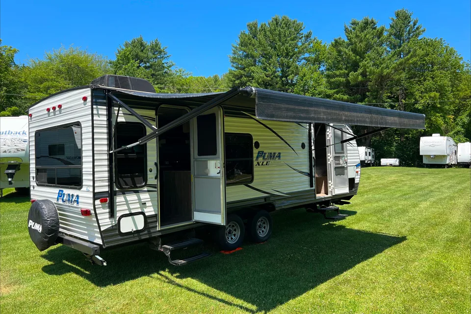 Tim's Palomino Puma Travel Trailer