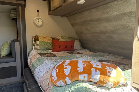 TT3 - 8 Person w/ Bunk- The RV Rental Factory