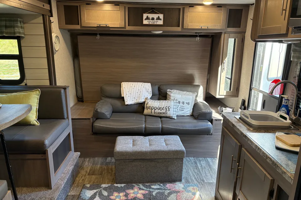 TT3 - 8 Person w/ Bunk- The RV Rental Factory