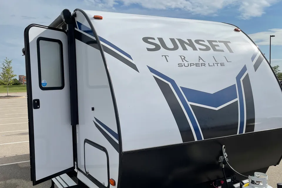 TT3 - 8 Person w/ Bunk- The RV Rental Factory