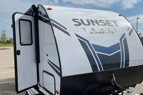 TT3 - 8 Person w/ Bunk- The RV Rental Factory
