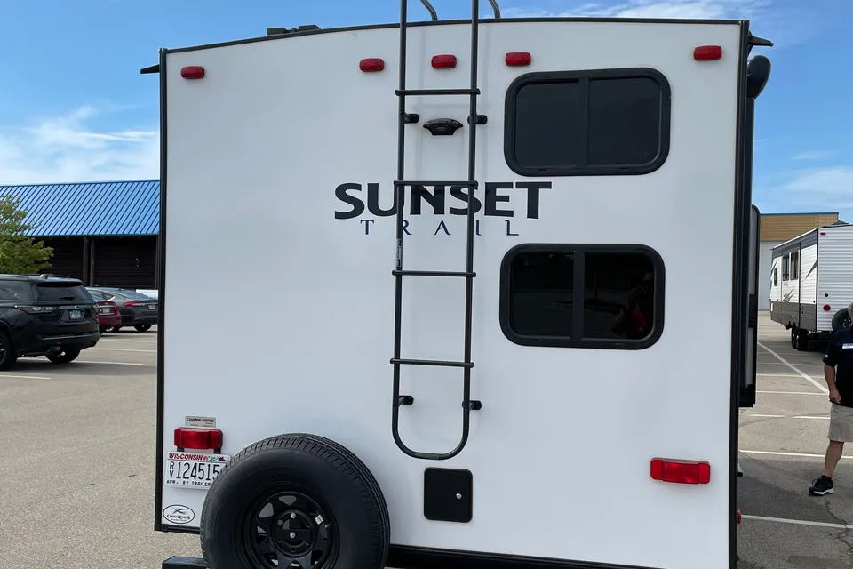 TT3 - 8 Person w/ Bunk- The RV Rental Factory