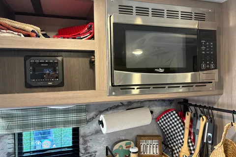 TT3 - 8 Person w/ Bunk- The RV Rental Factory