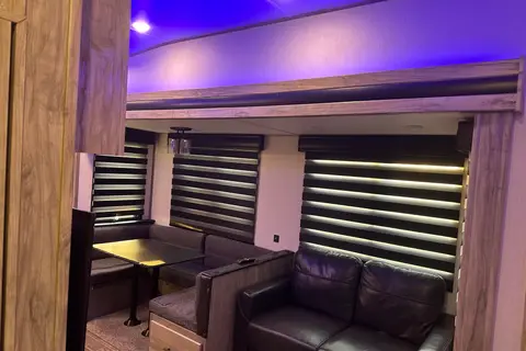 MICHIGAN LIFE RV