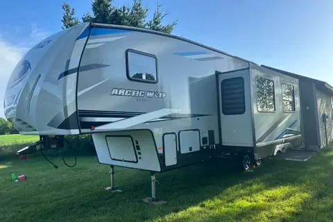 MICHIGAN LIFE RV