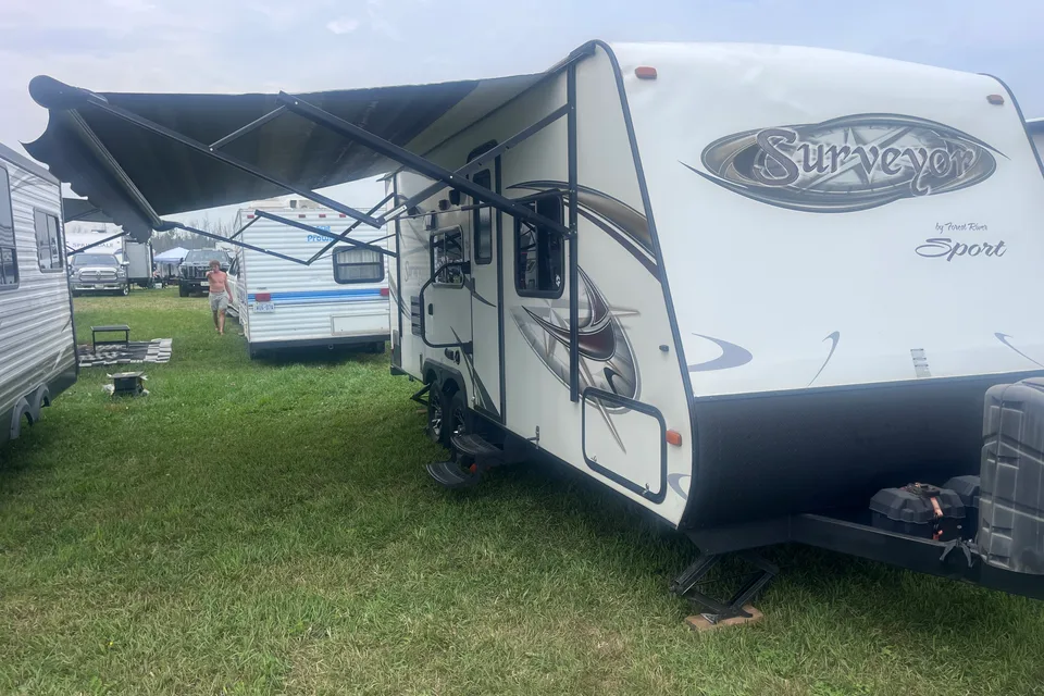 William's Fleetwood Surveyor sport Travel Trailer