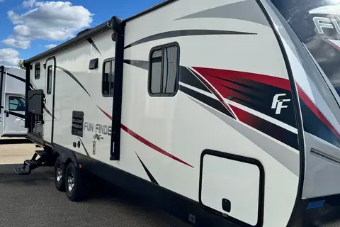 The Steeves Cruiser RV Fun Finder Travel Trailer