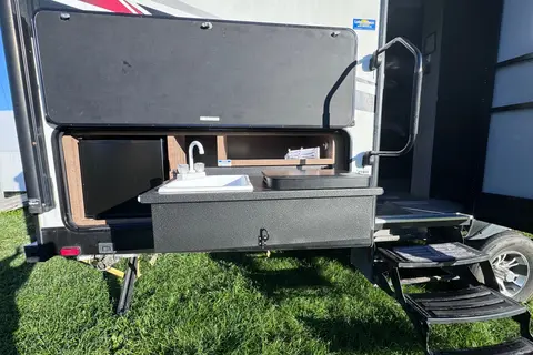 The Steeves Cruiser RV Fun Finder Travel Trailer