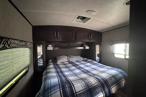 The Steeves Cruiser RV Fun Finder Travel Trailer