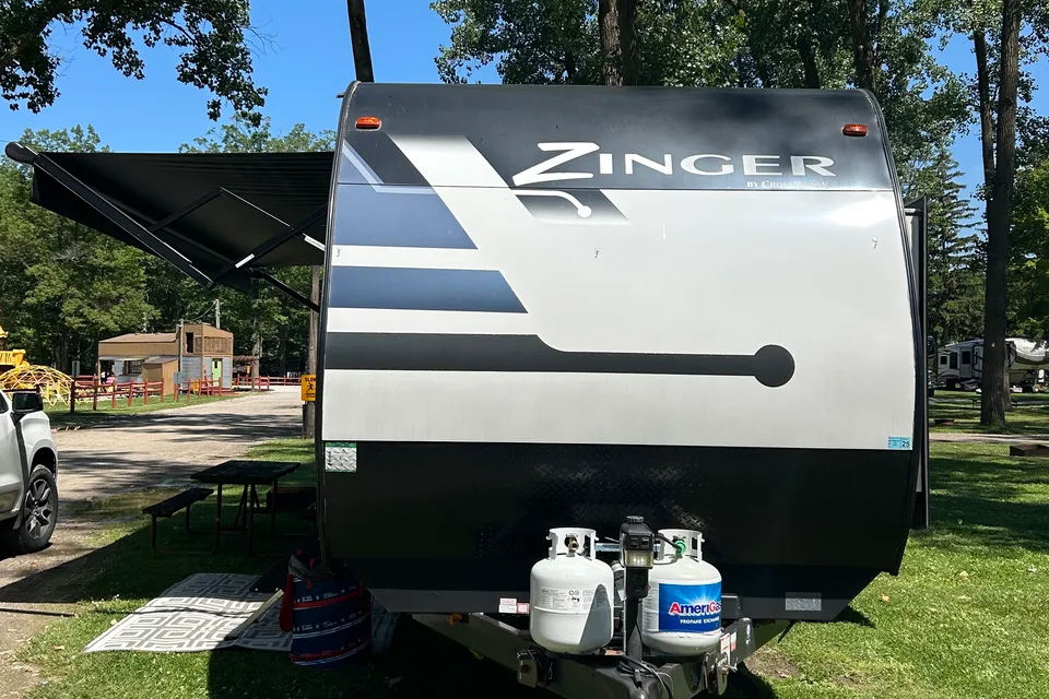 David's Crossroads Zinger zr320fb Travel Trailer