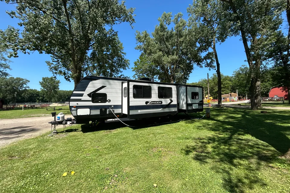 David's Crossroads Zinger zr320fb Travel Trailer