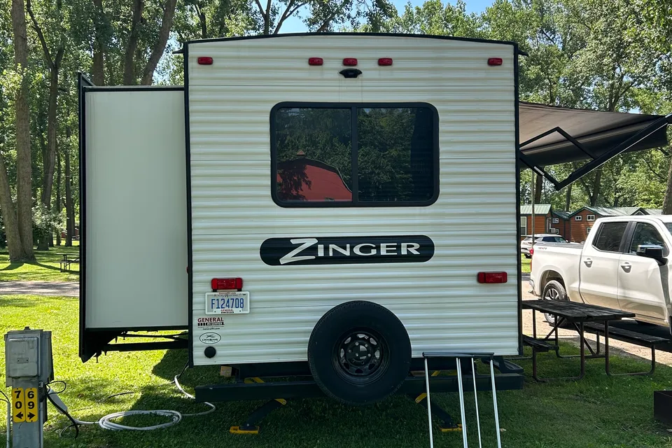 David's Crossroads Zinger zr320fb Travel Trailer