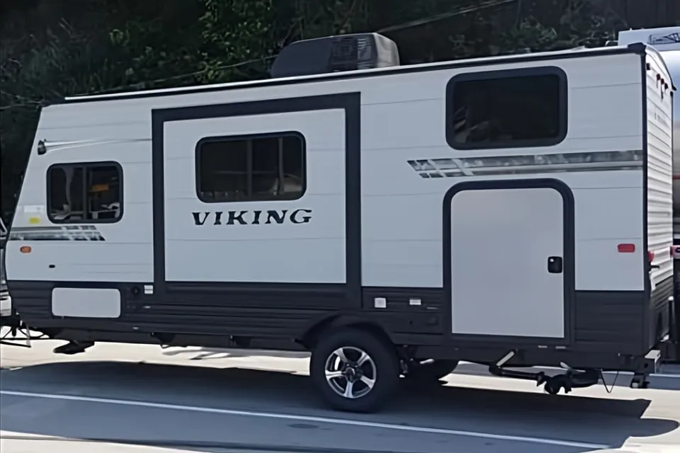 Lovely Clean & Tidy Trailer with Bunk Beds