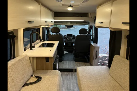 Emma's 2024 Ram Promaster 21ft Campervan
