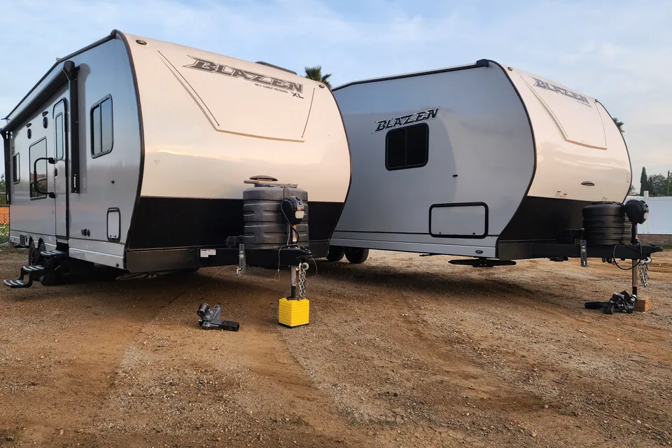 2026 Genesis Supreme Blazen 275crxl Toy Hauler