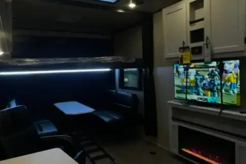 2026 Genesis Supreme Blazen 275crxl Toy Hauler